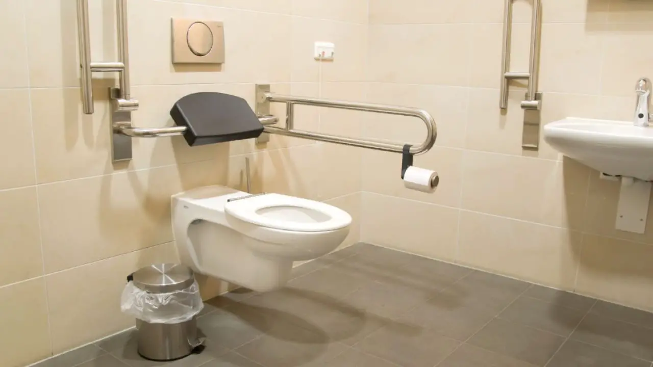 Comment aménager un toilette handicapé ?