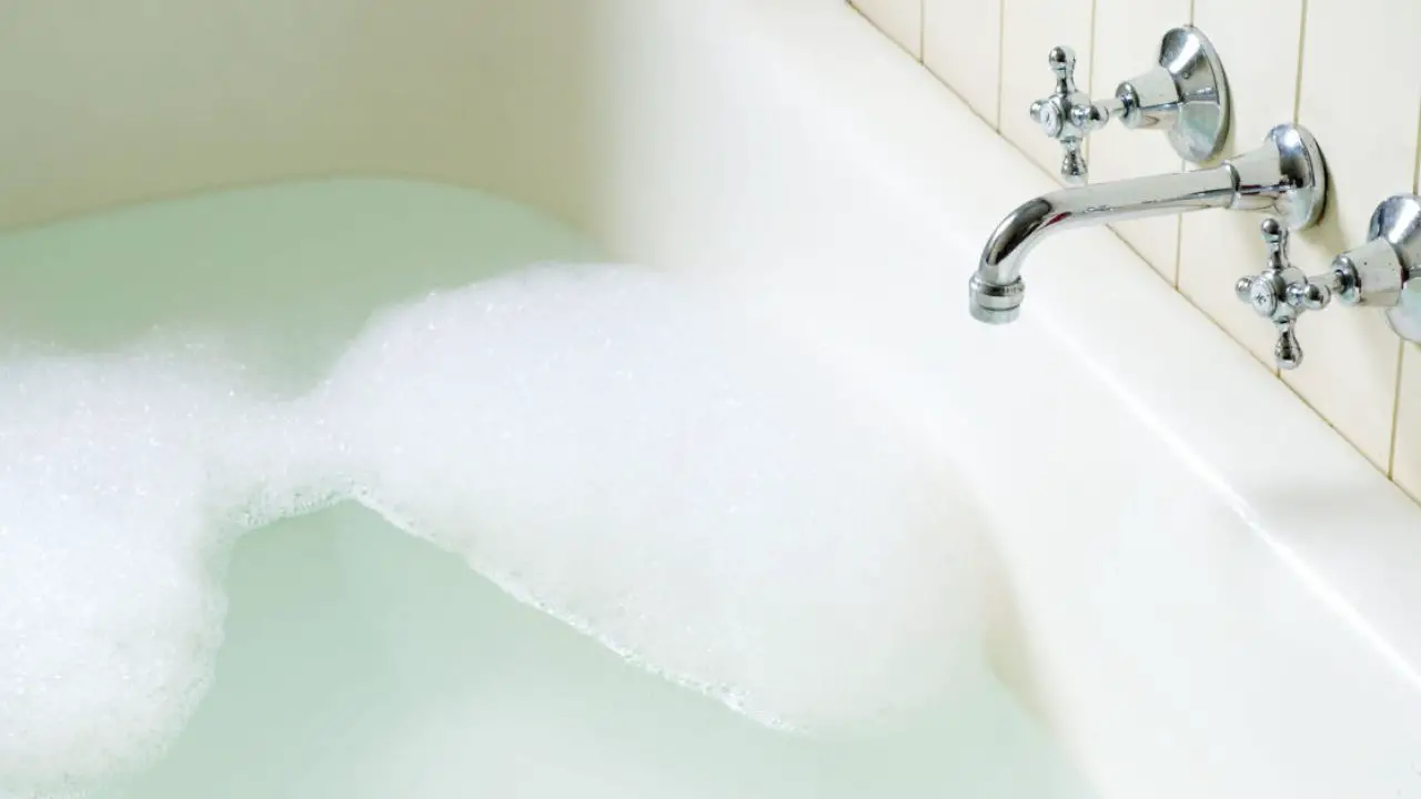 Déboucher ma baignoire facilement: un guide 🛁 [Article] - Proxi-Débouchage